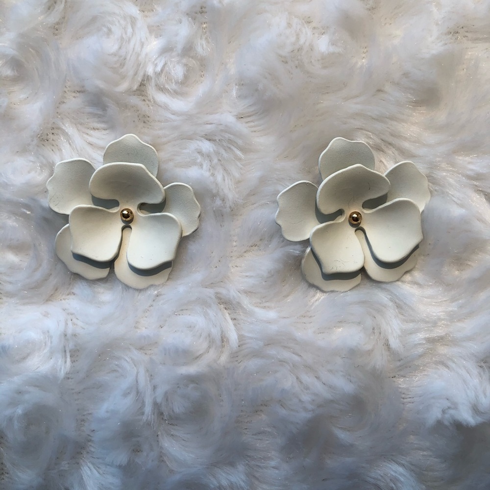 White Flower Stud Earrings